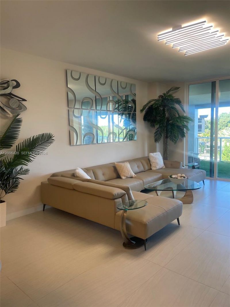 220 SE Mizner Blvd, Unit 321, Boca Raton, FL 33432 Photo