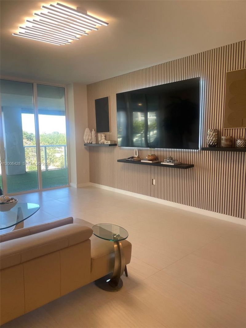 220 SE Mizner Blvd, Unit 321, Boca Raton, FL 33432 Photo