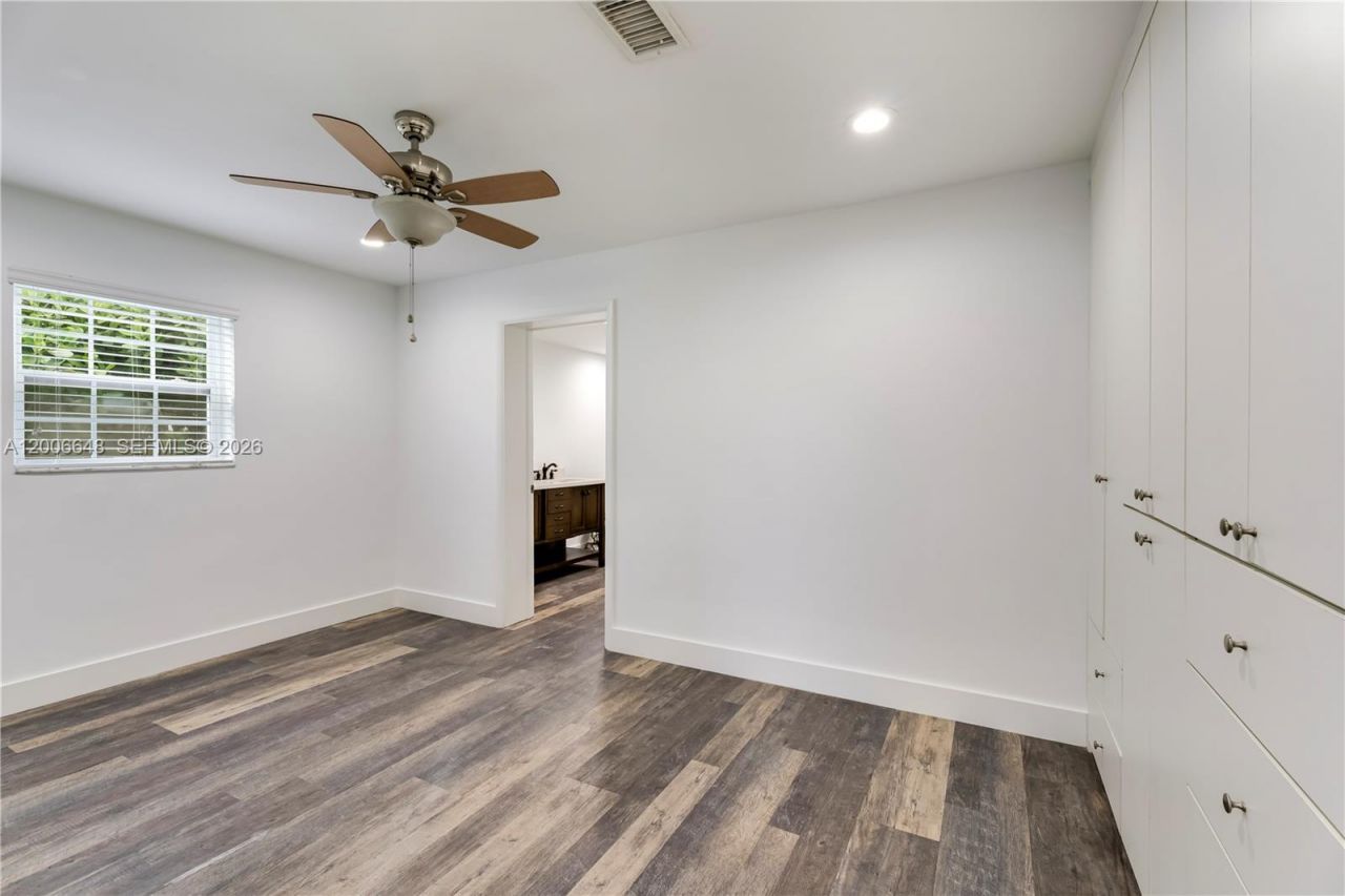 330 SW 104th Ct , Sweetwater, FL 33174 Photo