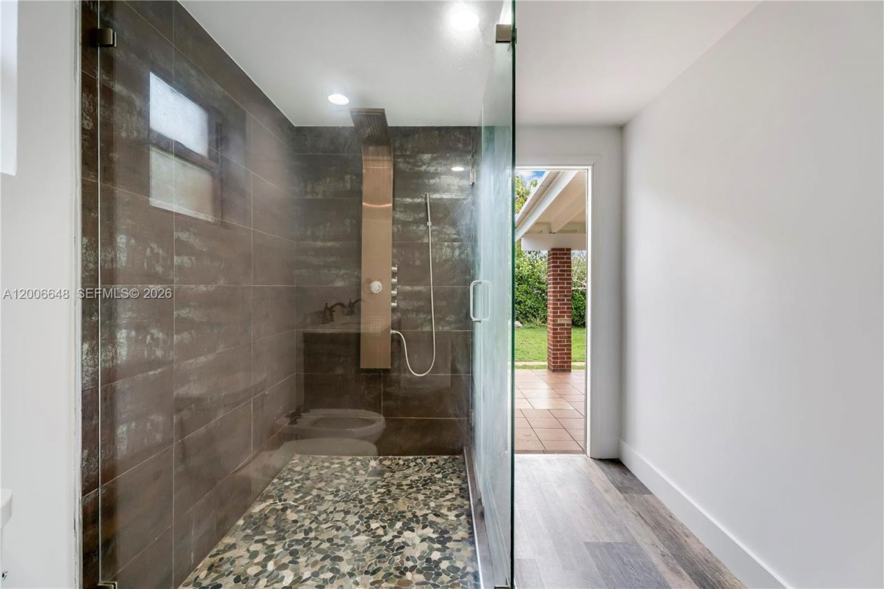 330 SW 104th Ct , Sweetwater, FL 33174 Photo