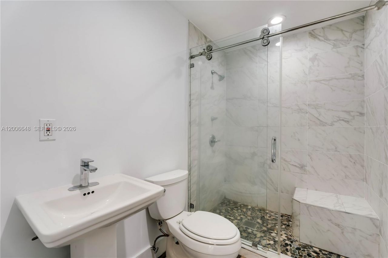 330 SW 104th Ct , Sweetwater, FL 33174 Photo