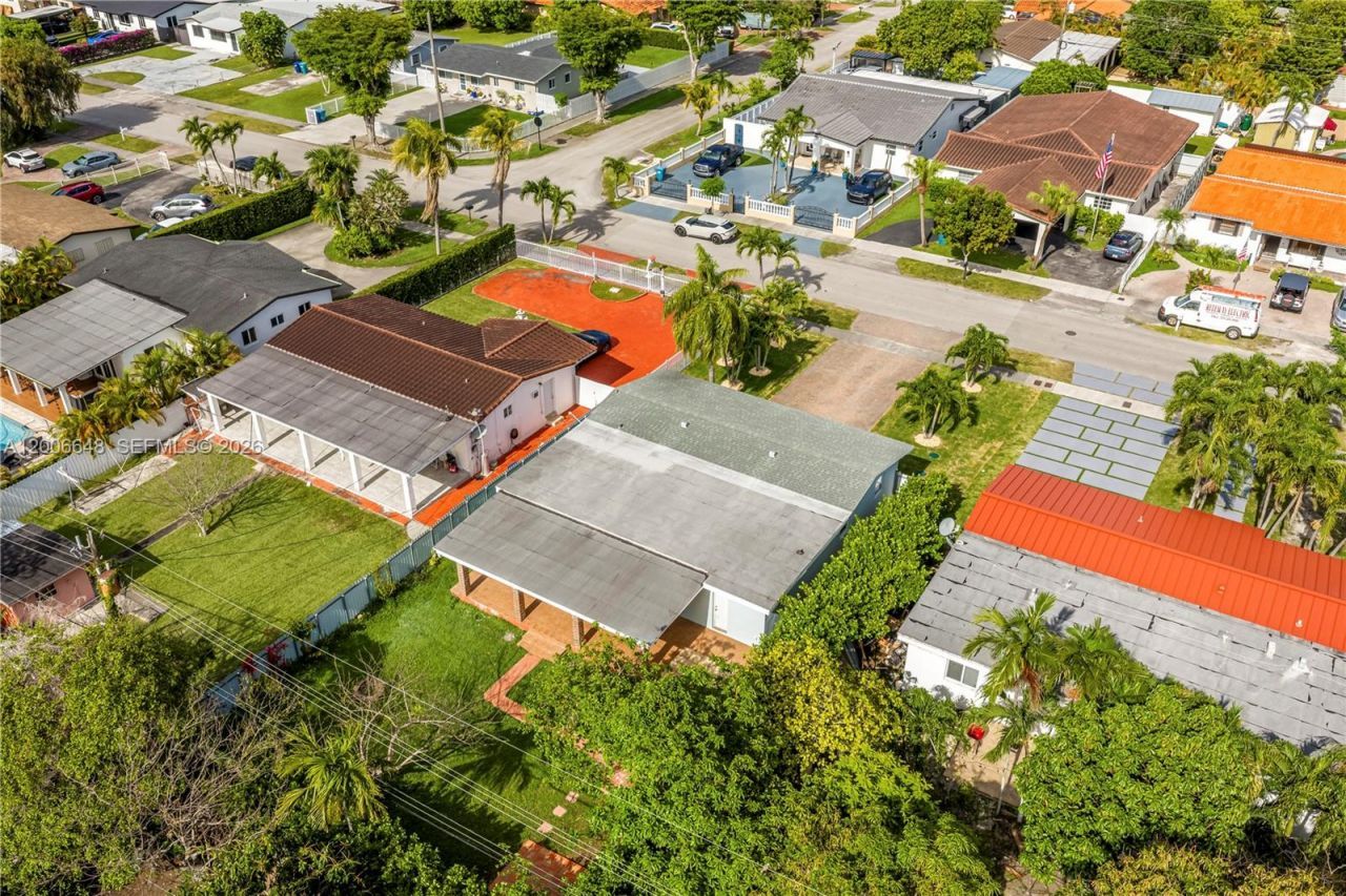 330 SW 104th Ct , Sweetwater, FL 33174 Photo