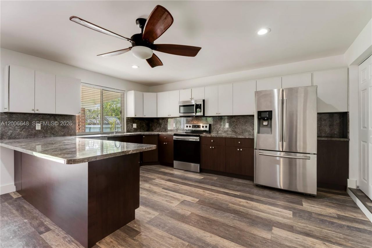 330 SW 104th Ct , Sweetwater, FL 33174 Photo