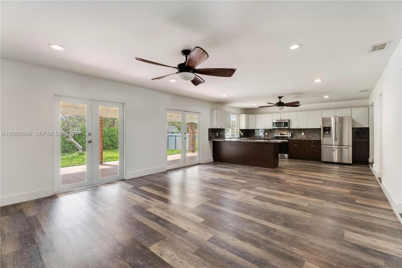 330 SW 104th Ct , Sweetwater, FL 33174 Photo