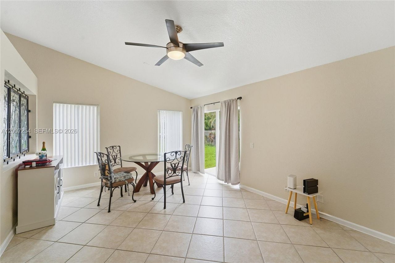 1004 Golden Cane Dr , Weston, FL 33327 Photo