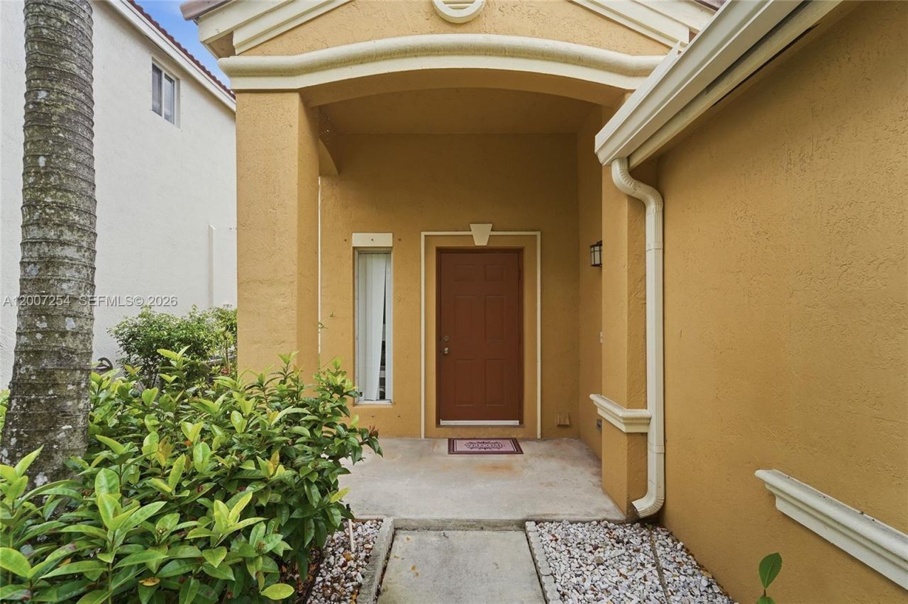 1004 Golden Cane Dr , Weston, FL 33327 Photo