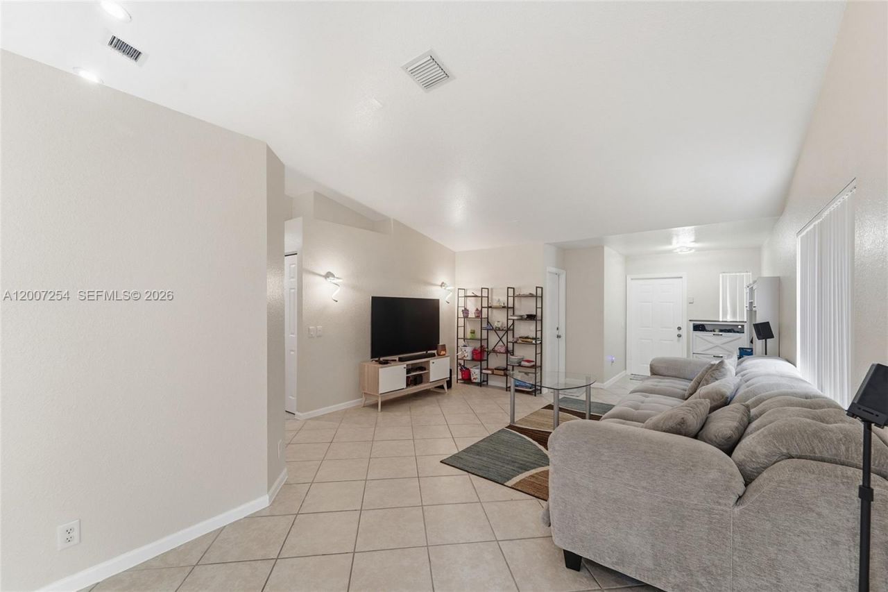 1004 Golden Cane Dr , Weston, FL 33327 Photo