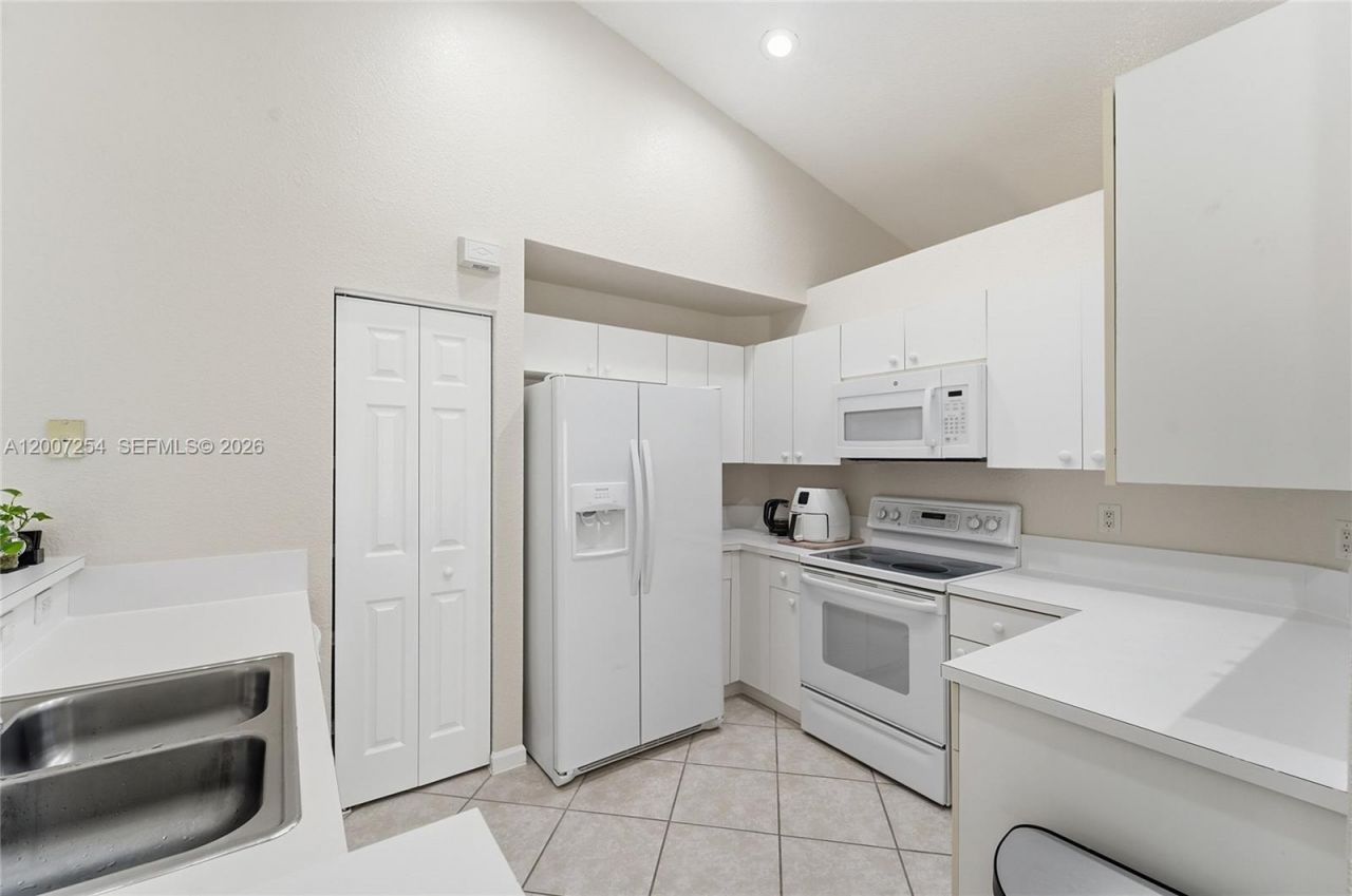 1004 Golden Cane Dr , Weston, FL 33327 Photo