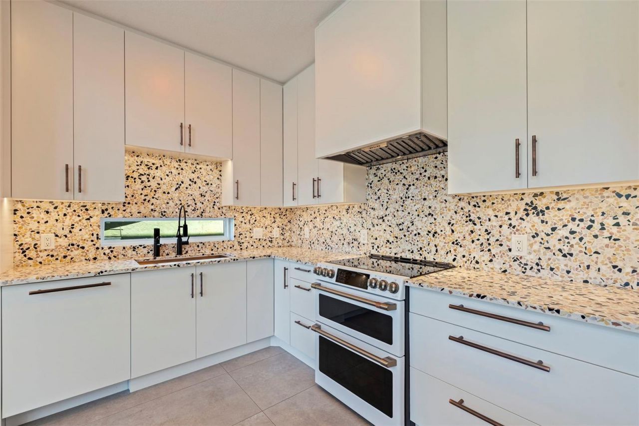 322 80th Avenue Ne, Saint Petersburg, FL 33702 Photo