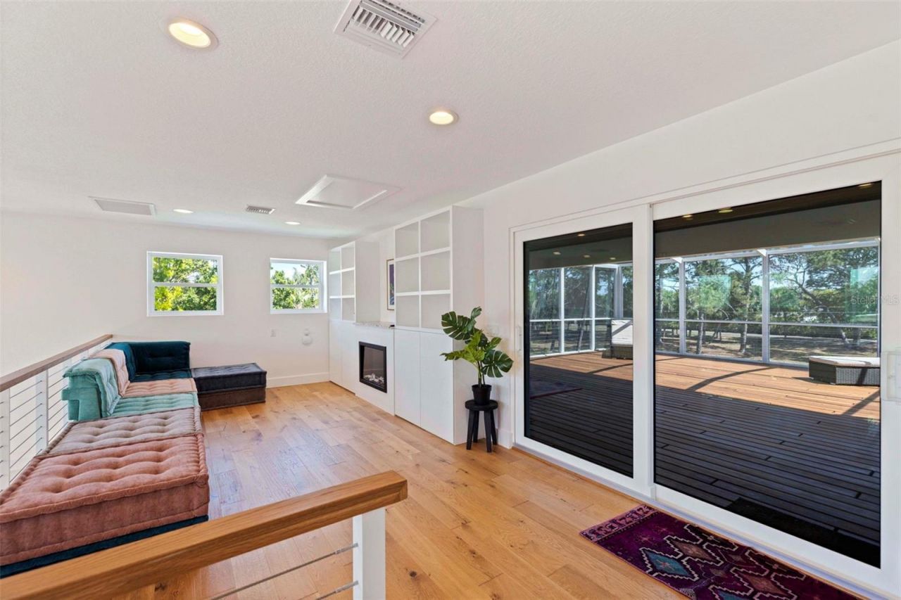 322 80th Avenue Ne, Saint Petersburg, FL 33702 Photo