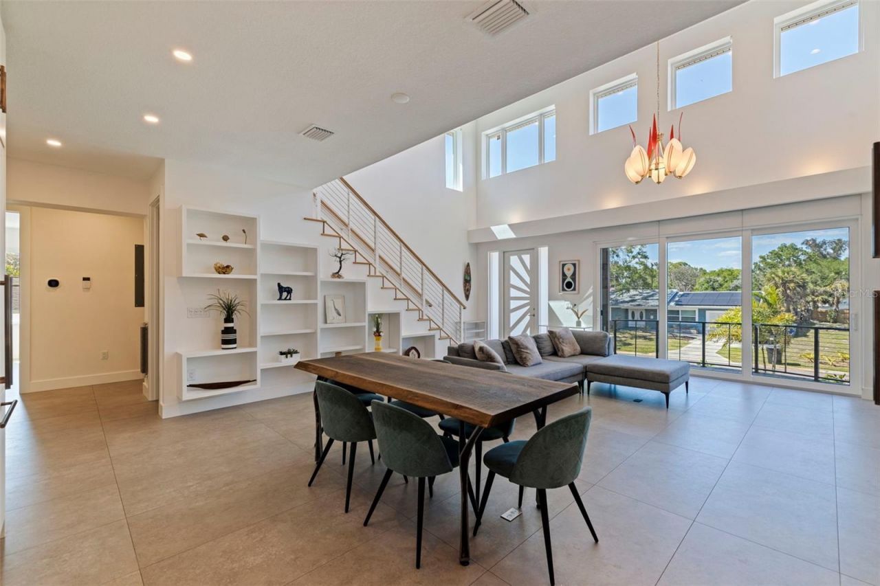 322 80th Avenue Ne, Saint Petersburg, FL 33702 Photo