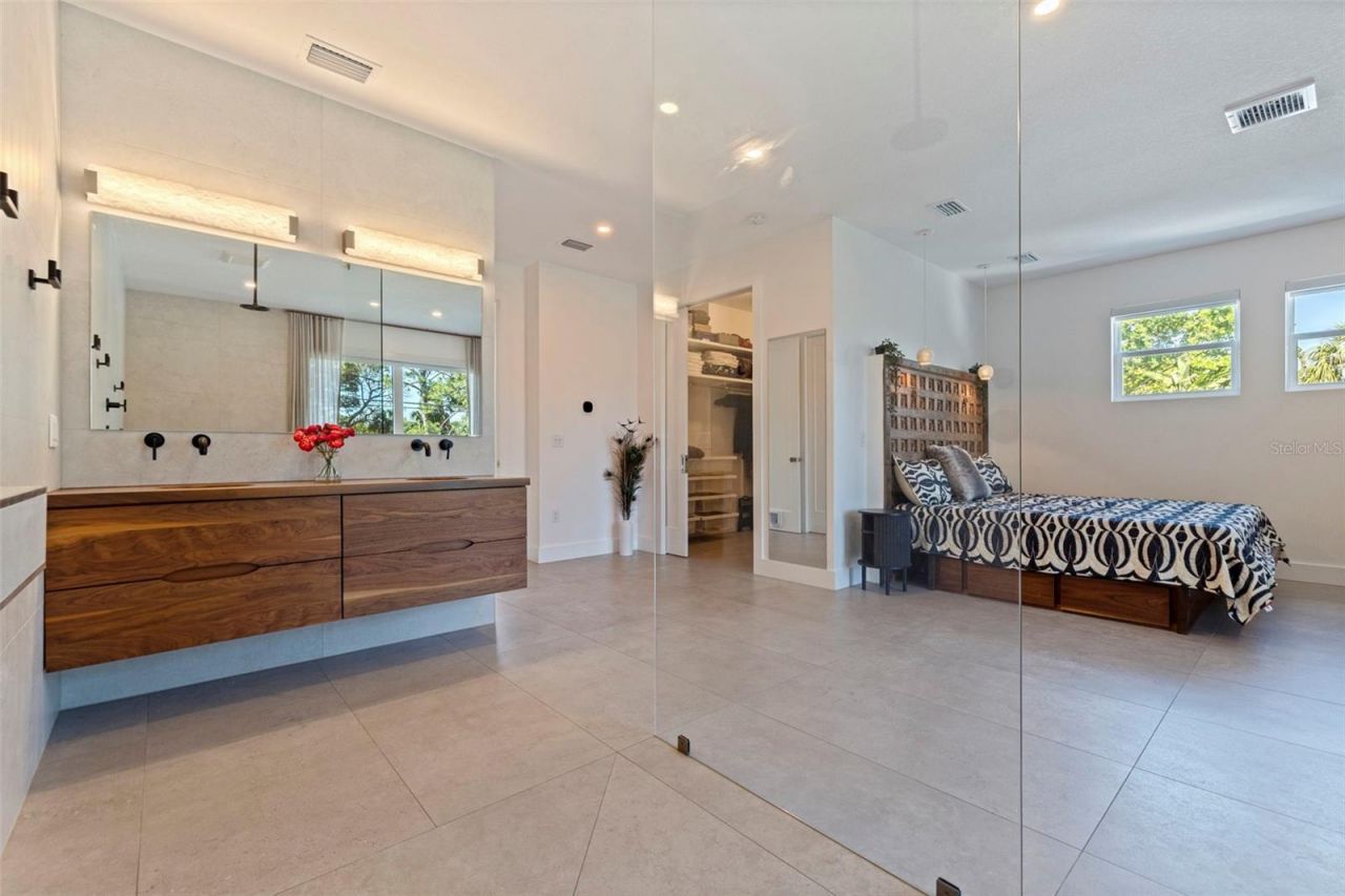 322 80th Avenue Ne, Saint Petersburg, FL 33702 Photo