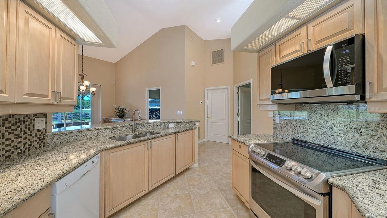 2869 Sandringham Place, Sarasota, FL 34235 Photo