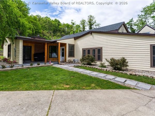 154 Strawberry Road, St Albans, WV 25177