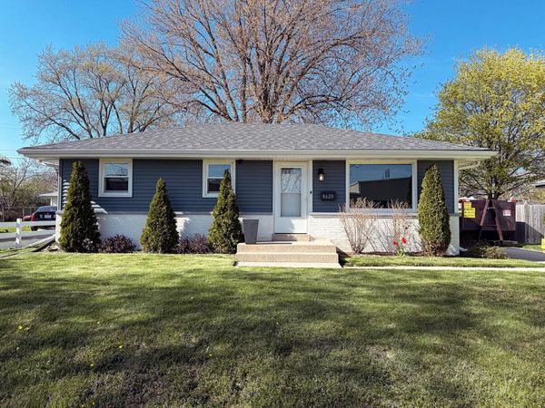 8620 W Lynx AVENUE, Milwaukee, WI 53225