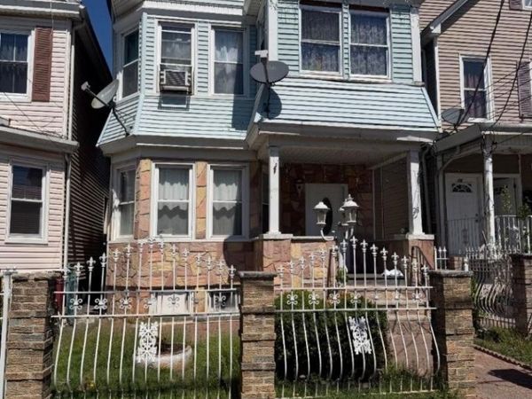28 Burgess Pl, Passaic, NJ 07055