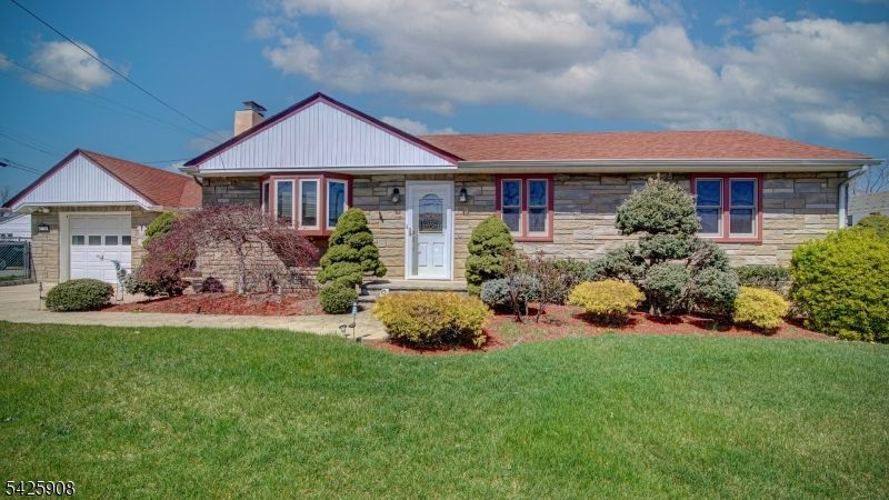 36 Willow St, Sayreville, NJ 08879 Main Photo