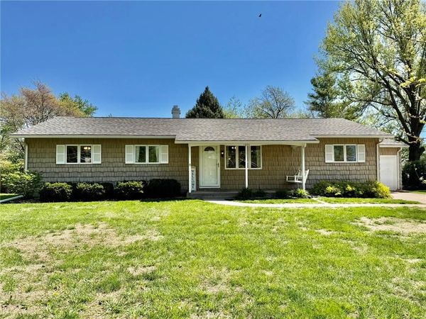 1231 Crestview Drive, Maryville, MO 64468