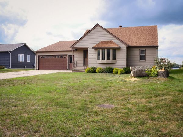 1532 S Shore Drive, Worthington, MN 56187
