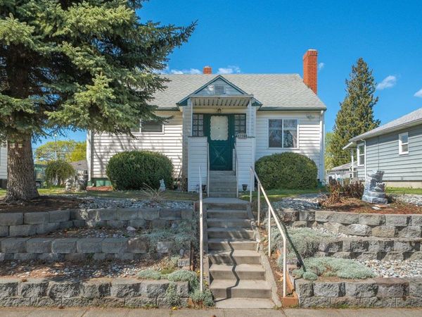 4011 N Hawthorne St, Spokane, WA 99205