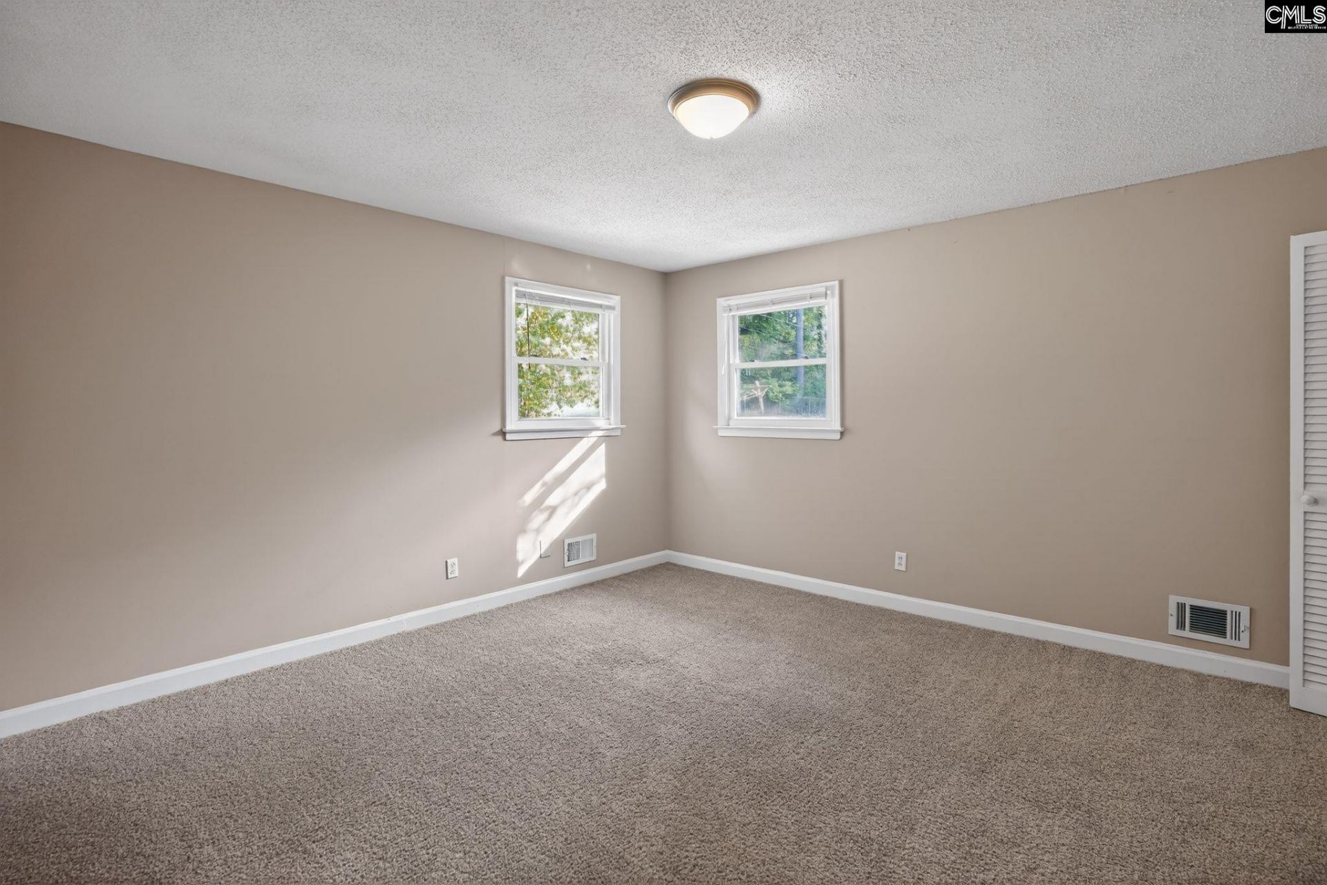 241 Chartwell Road Photo 15