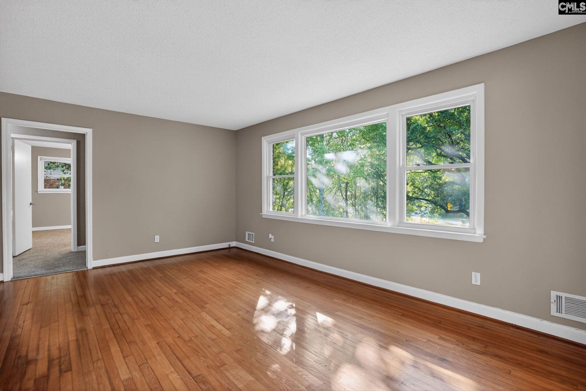 241 Chartwell Road Photo 18