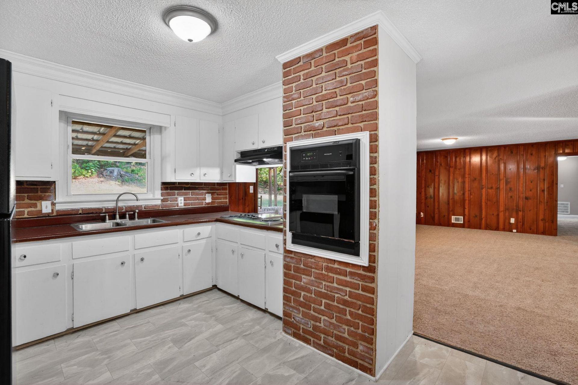 241 Chartwell Road Photo 20