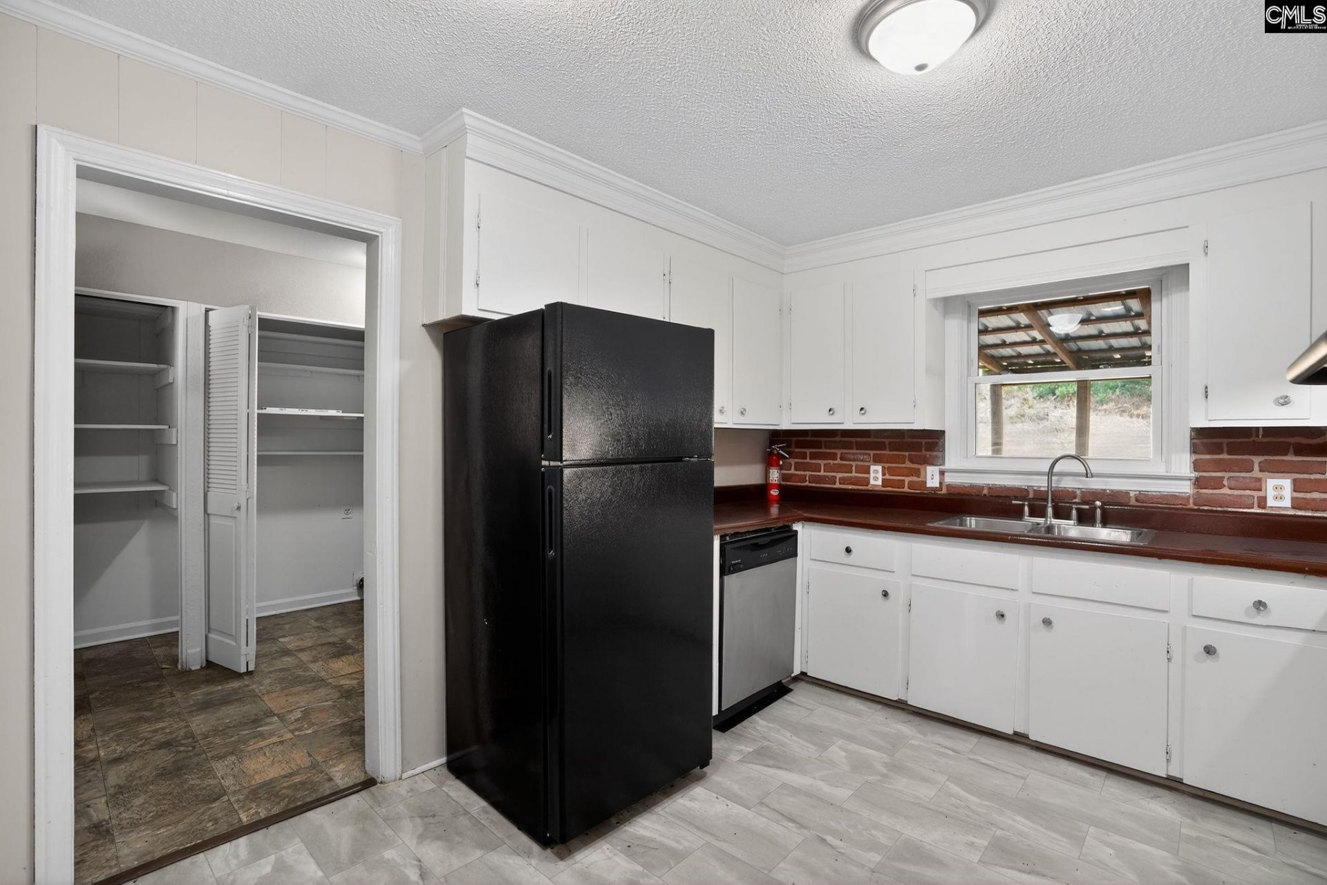 241 Chartwell Road Photo 21