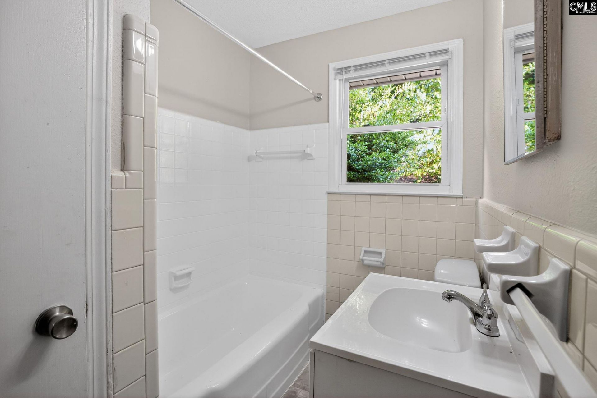241 Chartwell Road Photo 25