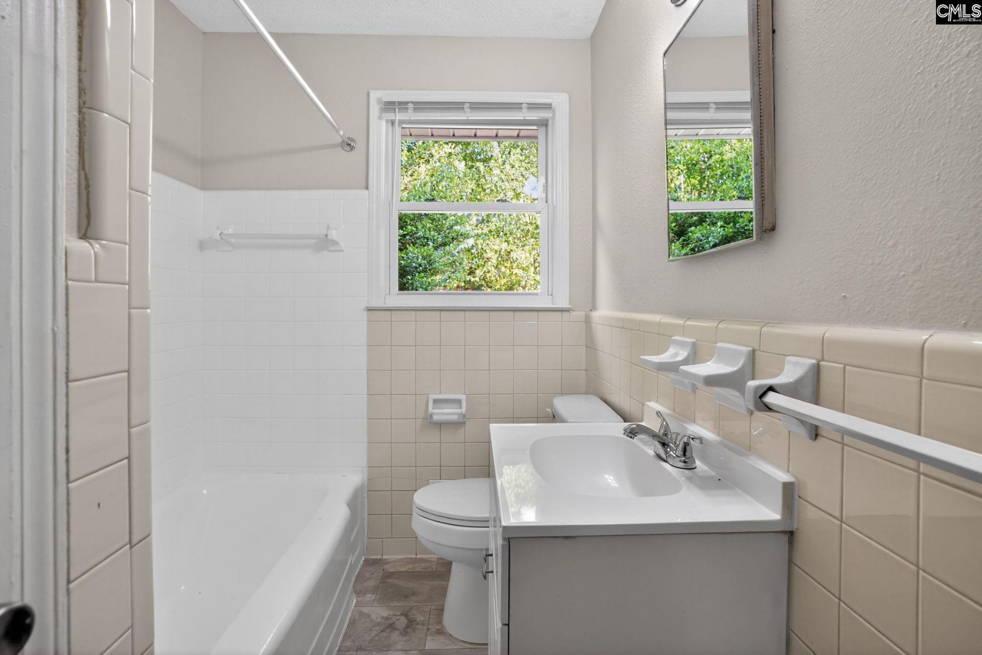 241 Chartwell Road Photo 26
