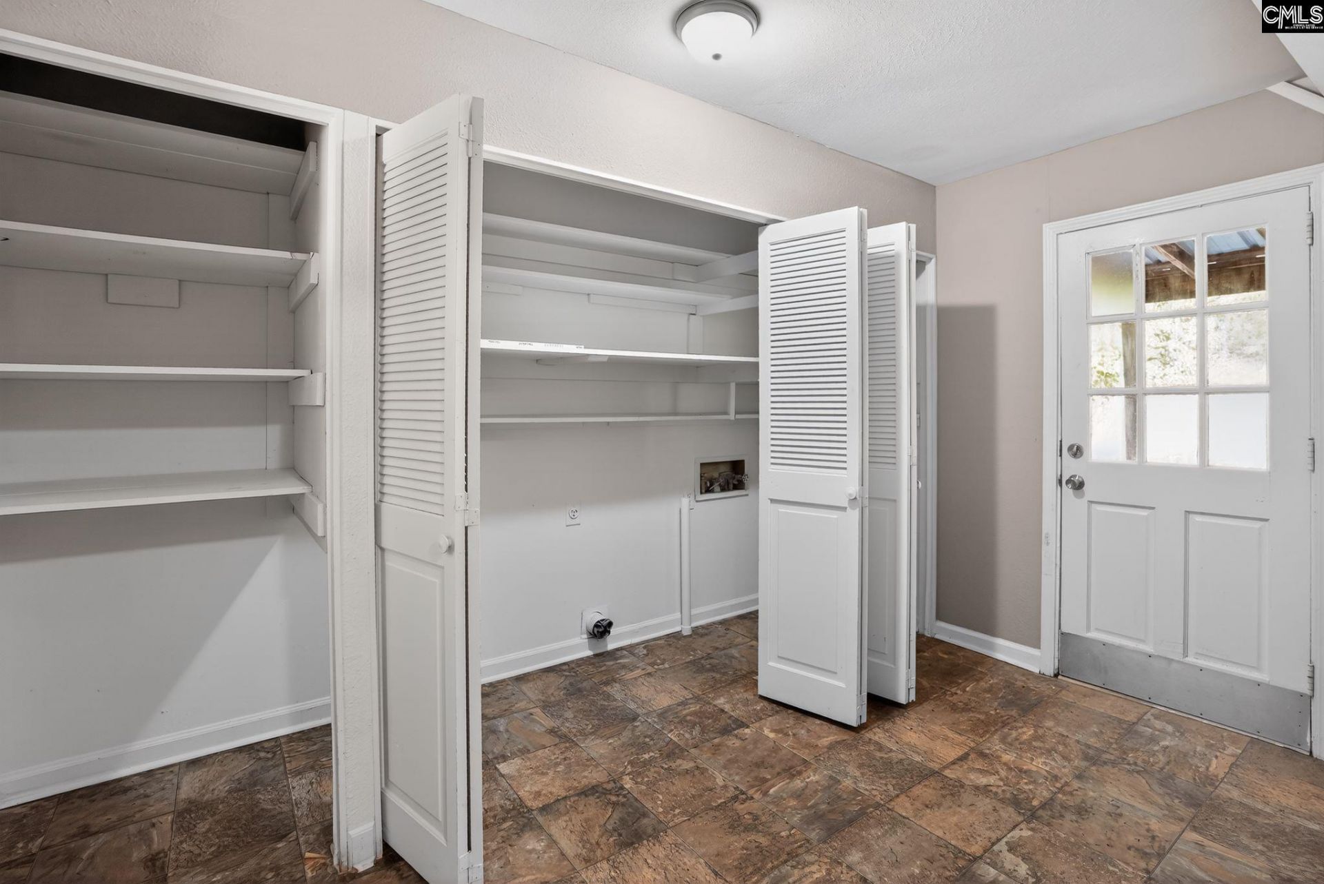 241 Chartwell Road Photo 29
