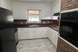 241 Chartwell Road  photo 4