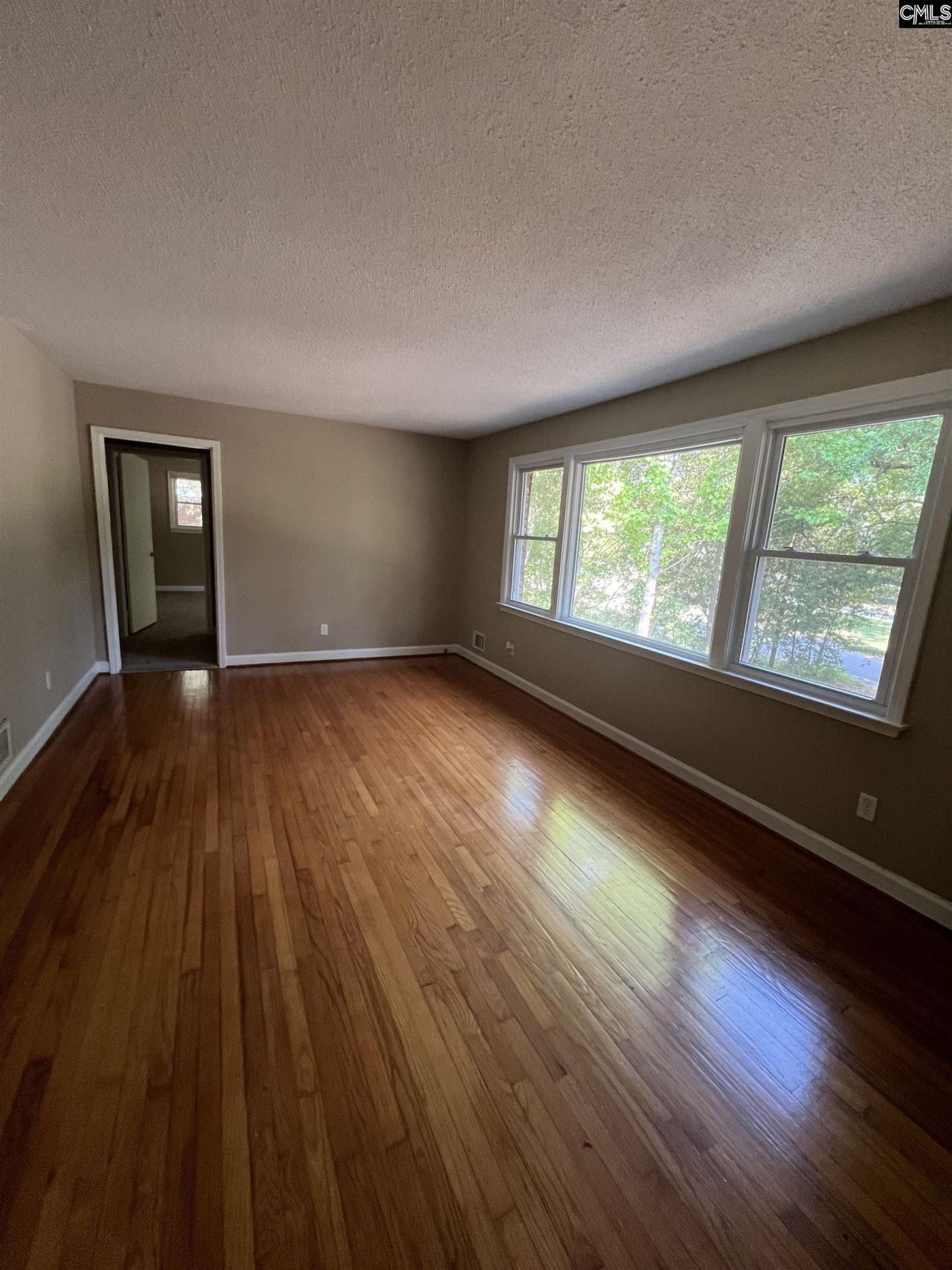 241 Chartwell Road  Photo 4