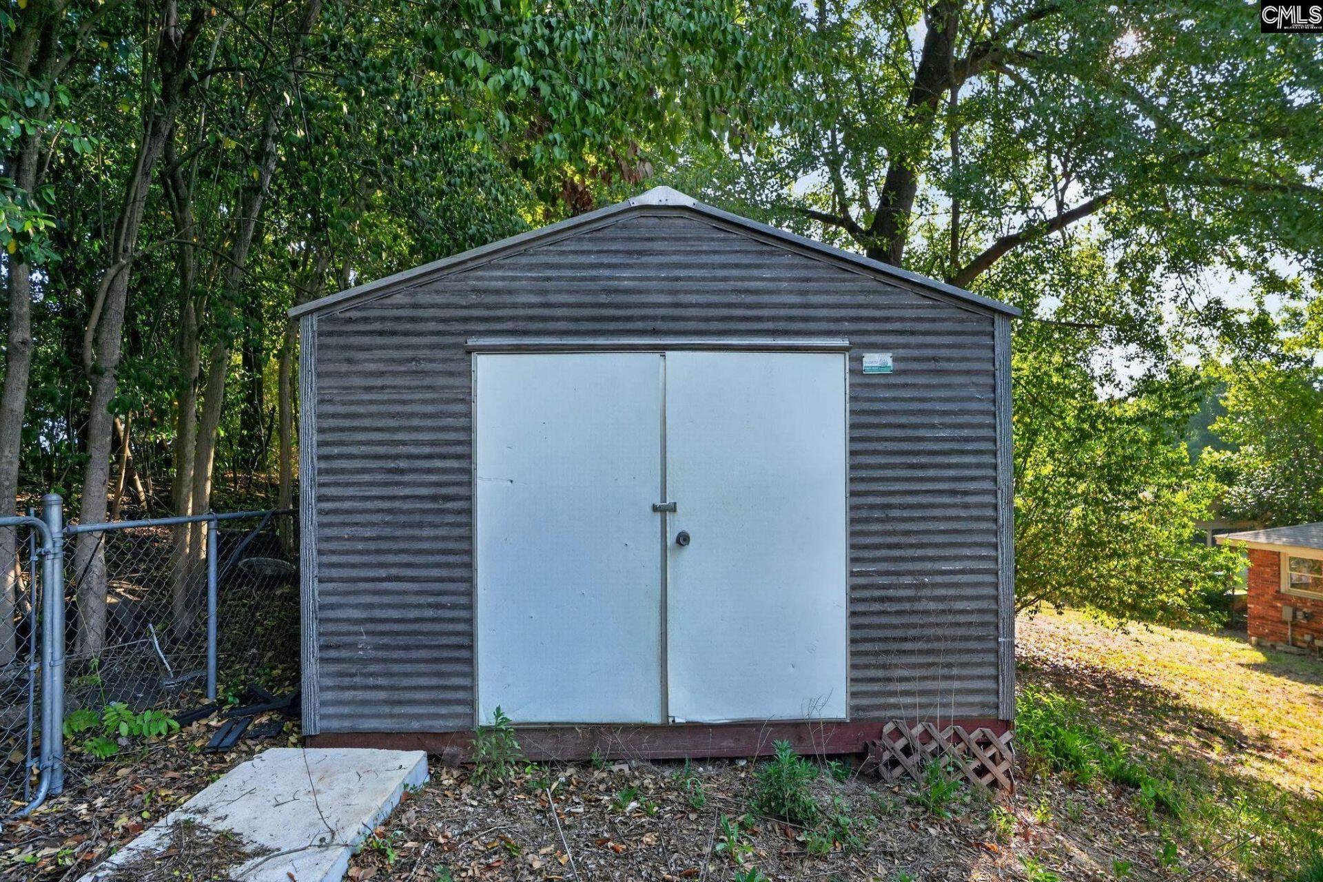 241 Chartwell Road Photo 6