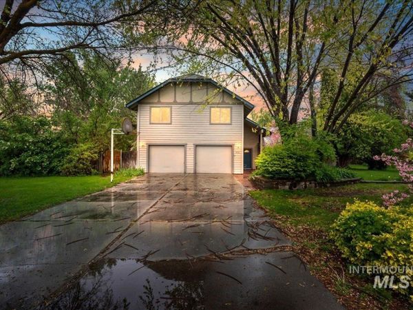 823 W Hialeah Dr, Eagle, ID 83616