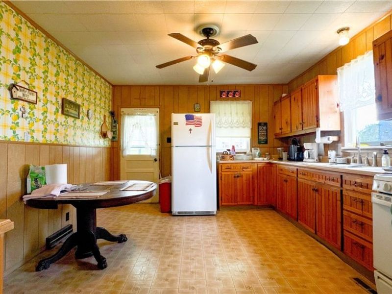 55321 Marietta Road, Pleasant City, OH 43772 Photo 4