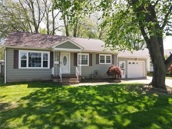 147 Central Drive , Amherst, OH 44001