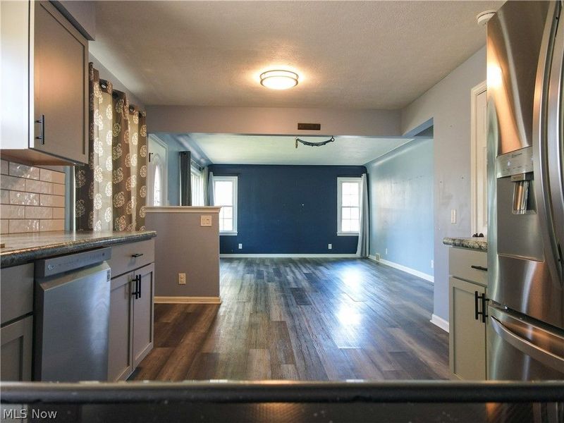 147 Central Drive, Amherst, OH 44001 Photo 12