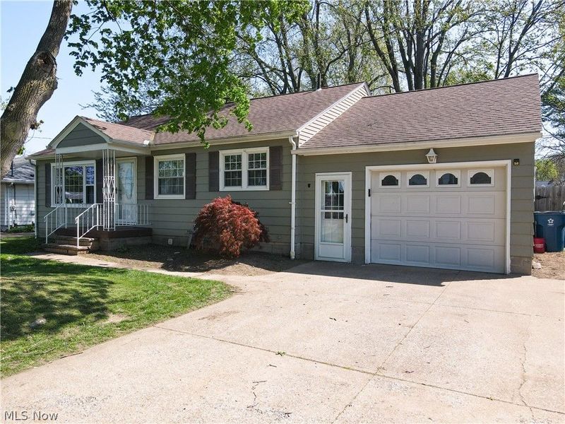 147 Central Drive, Amherst, OH 44001 Photo 2