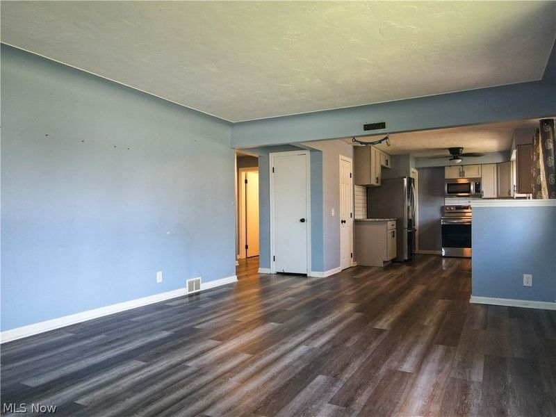 147 Central Drive, Amherst, OH 44001 Photo 5