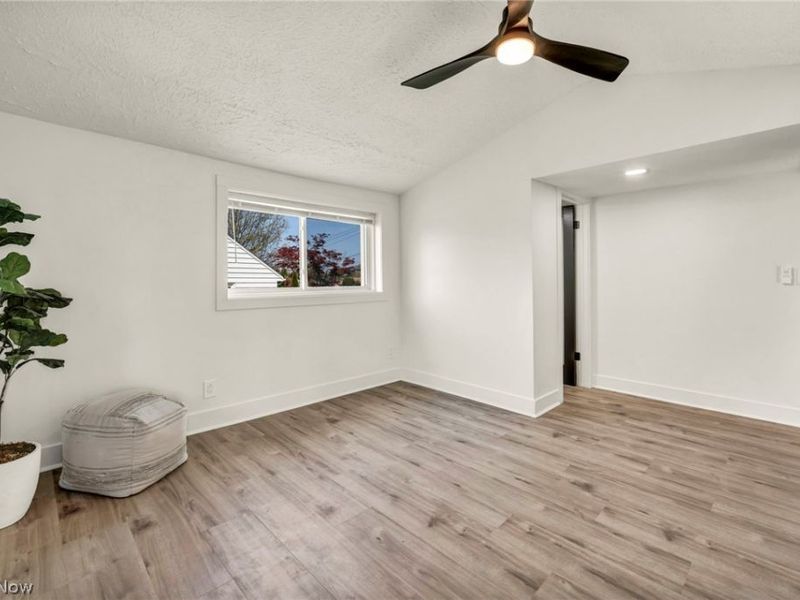 375 Hillside Road, Seven Hills, OH 44131 Photo 15