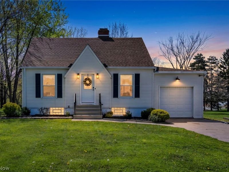 375 Hillside Road, Seven Hills, OH 44131 Photo 2