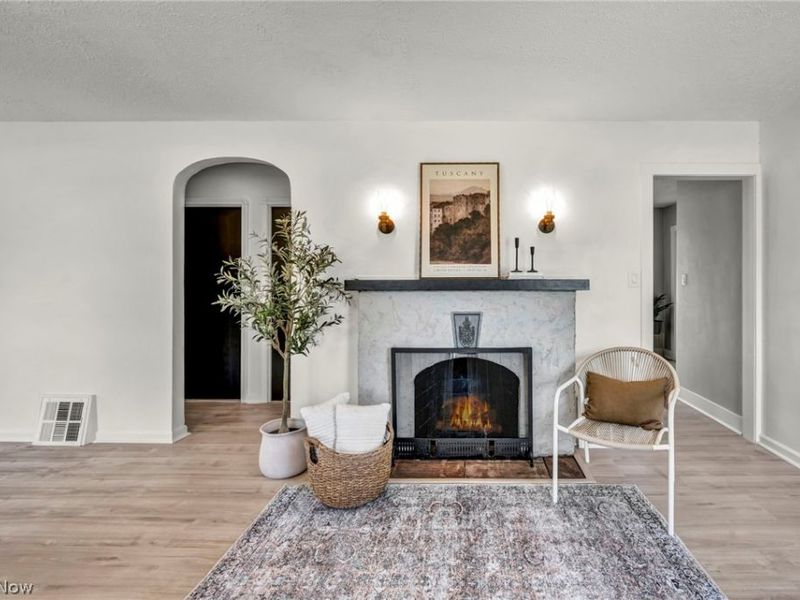 375 Hillside Road, Seven Hills, OH 44131 Photo 3