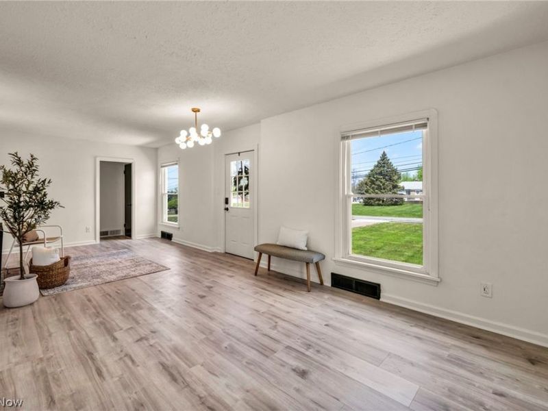 375 Hillside Road, Seven Hills, OH 44131 Photo 6