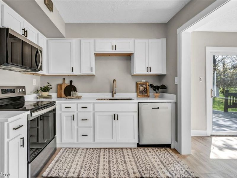 375 Hillside Road, Seven Hills, OH 44131 Photo 7