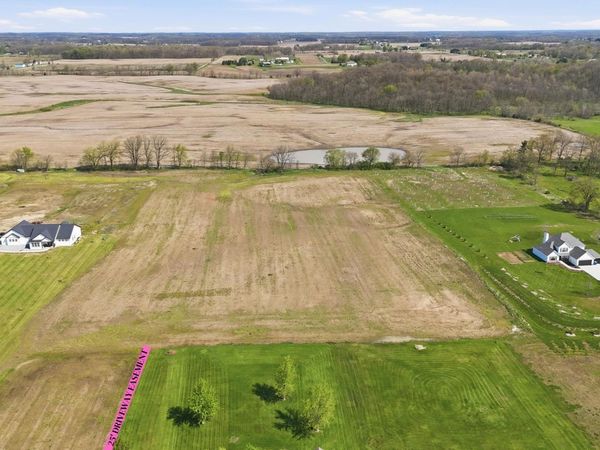 8A Bryie Road, Churubusco, IN 46723