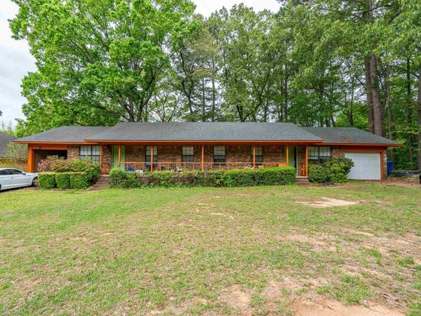 1019 Village Drive, Arkadelphia, AR 71923