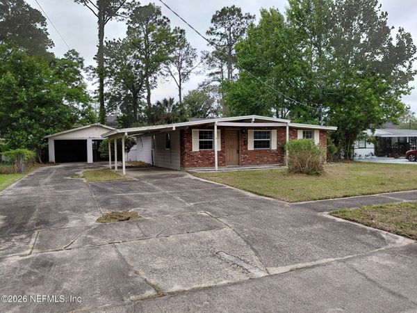 2930 LORAN Drive N, Jacksonville, FL 32216