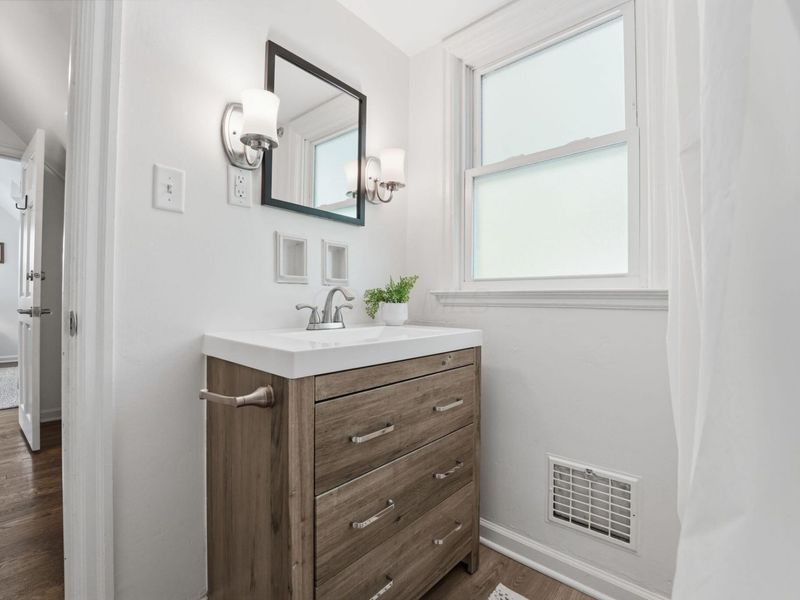 3485 Indianola Avenue, Columbus, OH 43214 Photo 19