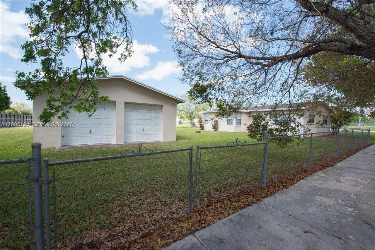 640 SW 5th Ave , Florida City, FL 33034 Photo